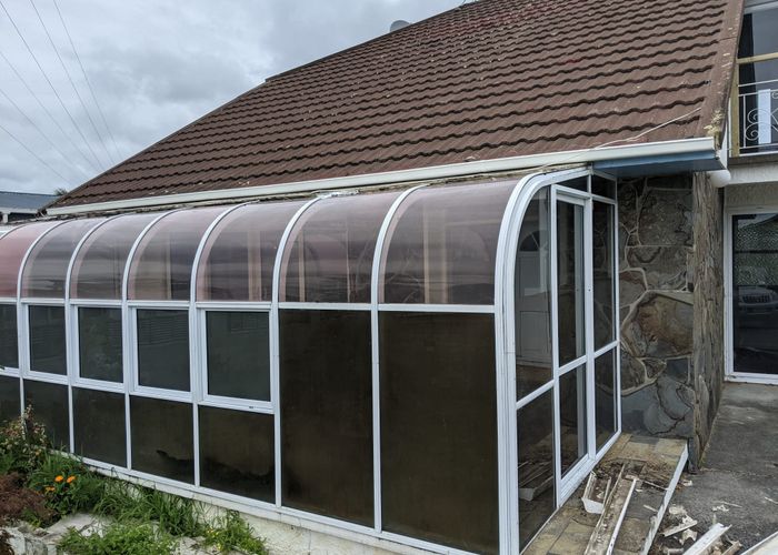  at 21 Lyndhurst Road, Te Atatu South, Waitakere City, Auckland