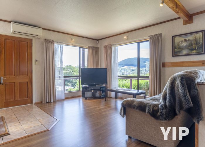  at 9A Victory Crescent, Tawa, Wellington