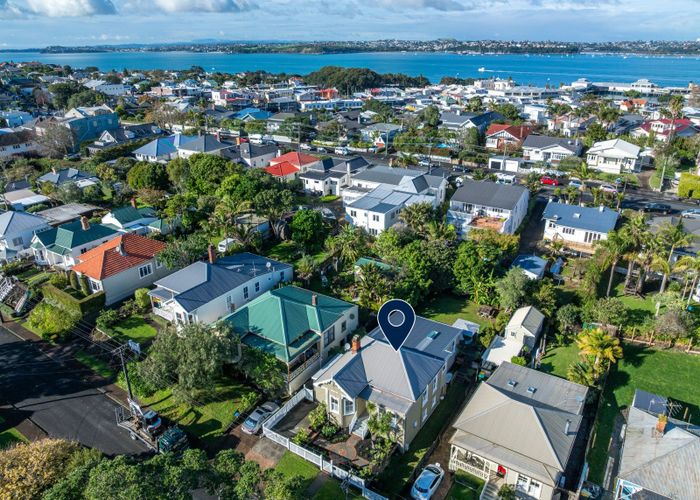  at 15 Saint Leonards Road, Devonport, North Shore City, Auckland