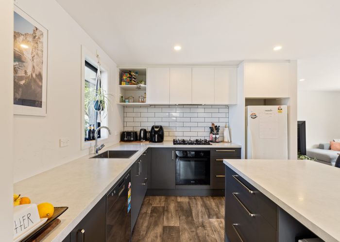  at 2/19 Tensing Place, Sockburn, Christchurch City, Canterbury