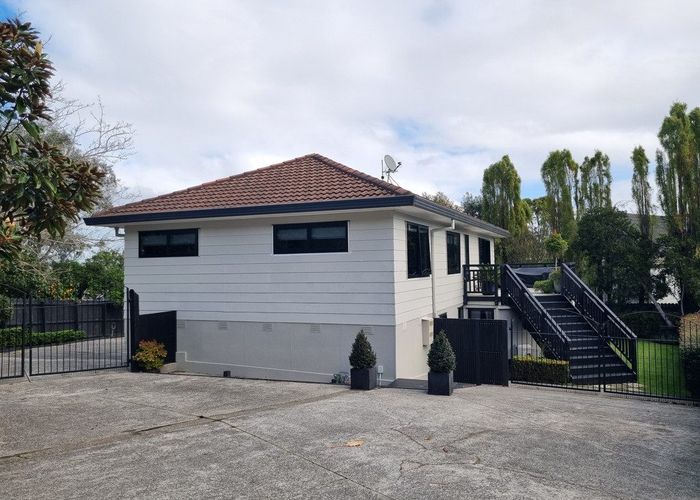  at 18 Sandgate Ave, Botany Downs, Manukau City, Auckland