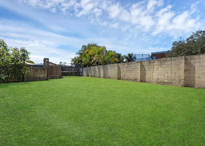  at 6 Glenvil Lane, Te Atatu Peninsula, Waitakere City, Auckland