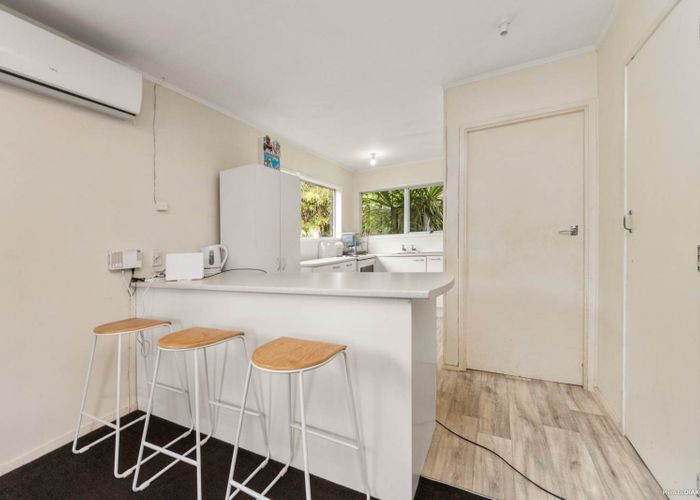  at 2/18 Wattle Road, Sunnyvale, Waitakere City, Auckland