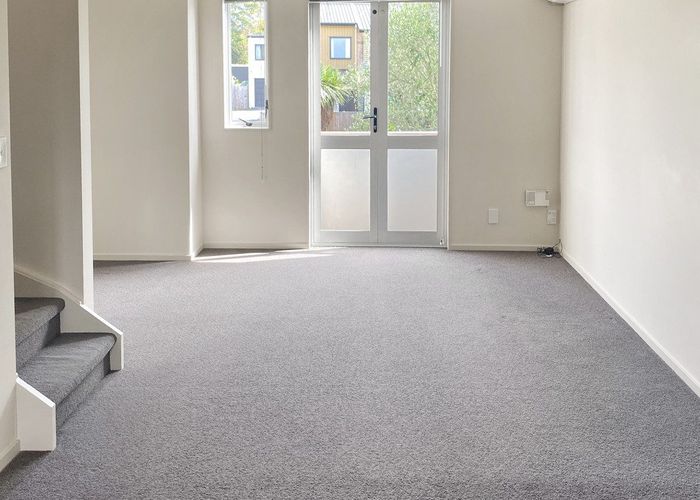  at 7 Albionvale Rd, Glen Eden, Waitakere City, Auckland