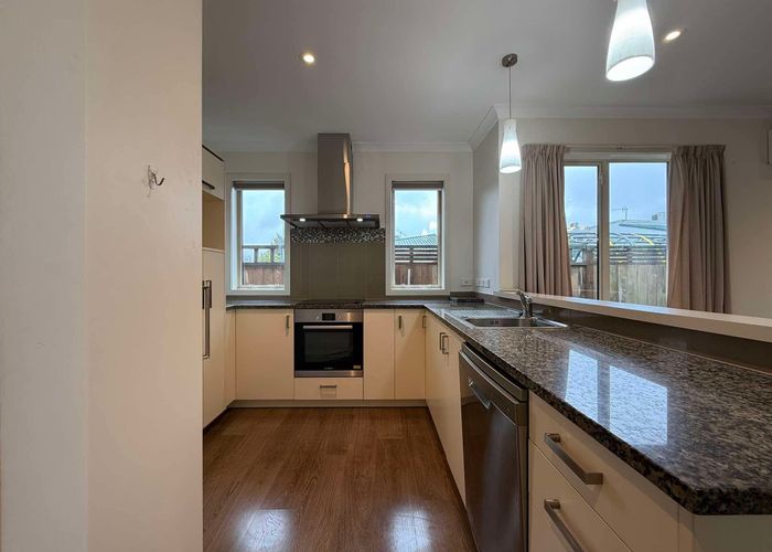  at 4/18 Sinclair Street, Ebdentown, Upper Hutt, Wellington