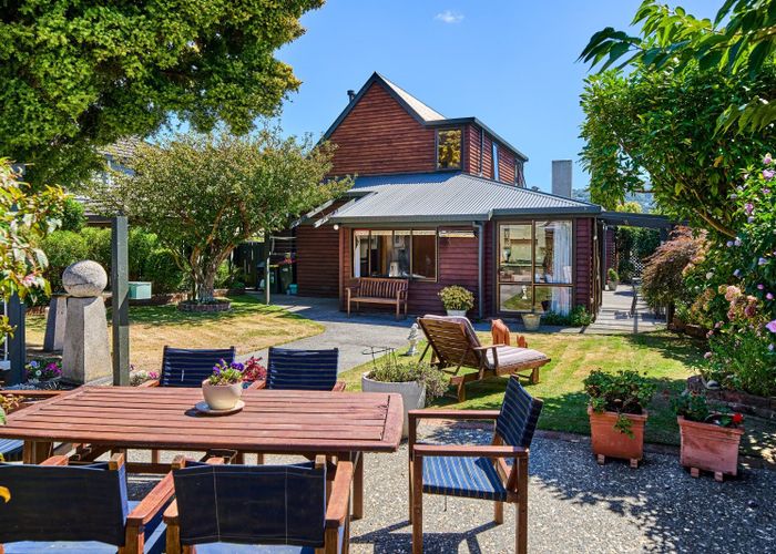  at 2/70 Hautana Street, Woburn, Lower Hutt