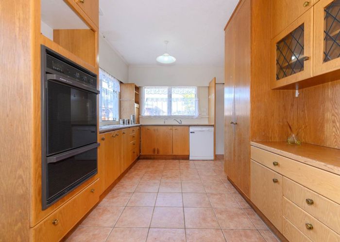  at 57 Forrest Hill Road, Milford, Auckland