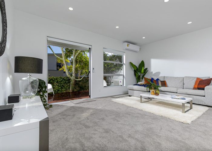  at 21/40 Scarlet Oak Drive, Schnapper Rock, Auckland