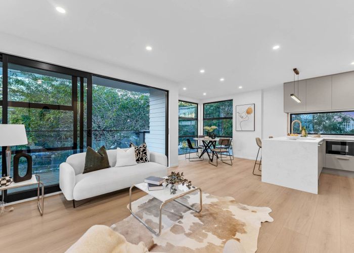  at 2-7/1 Waiohua Road, Greenlane, Auckland City, Auckland