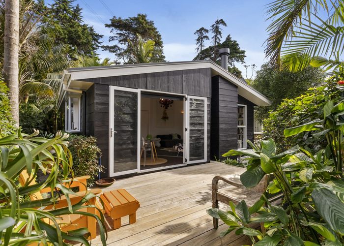  at 1/42 Titoki Street, Te Atatu Peninsula, Auckland
