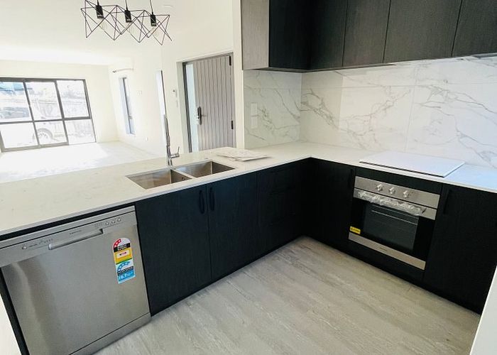  at 1/187 Gray Avenue, Papatoetoe, Manukau City, Auckland