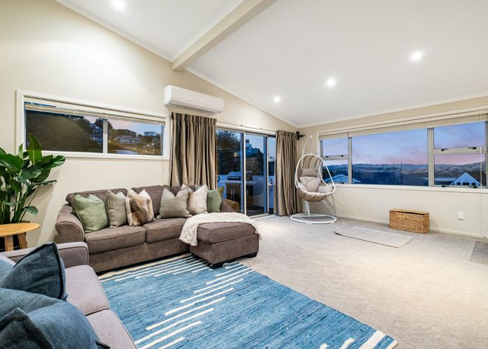  at 37 Spinnaker Drive, Whitby, Porirua