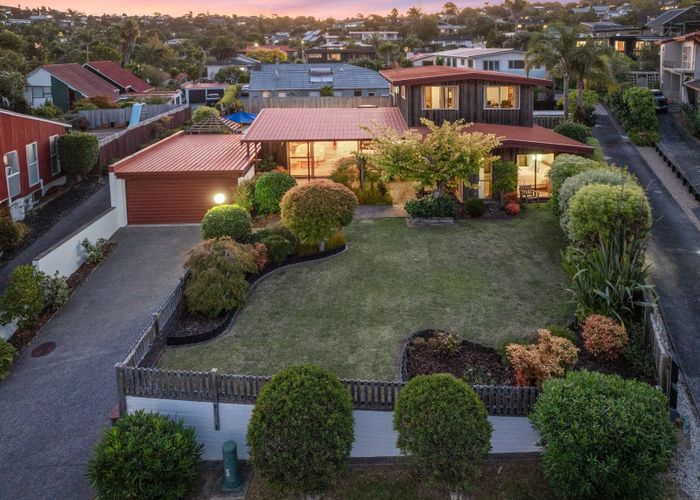  at 9 Noumea Place, Mairangi Bay, Auckland