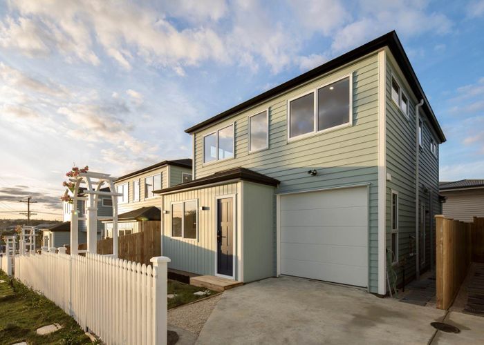  at 2C Deuxberry Avenue, Northcote, North Shore City, Auckland