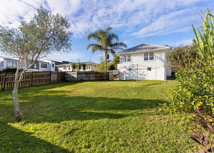  at 59 Bond Crescent, Forrest Hill, North Shore City, Auckland