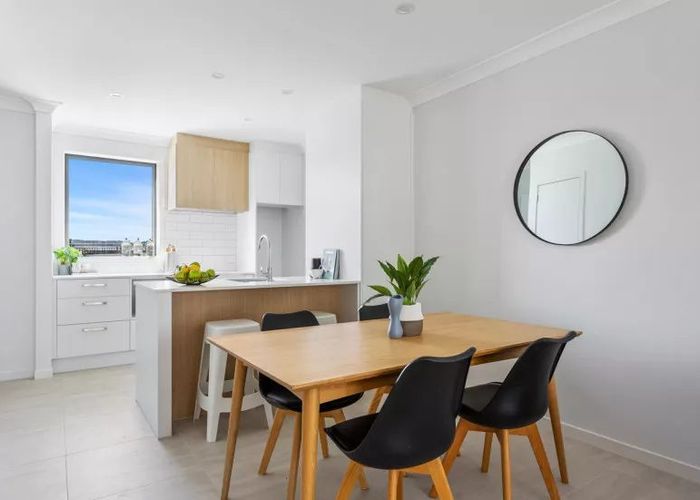  at 10 Viridian Avenue, Rosehill, Papakura