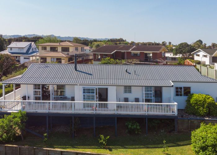  at 8 Adela Stewart Drive West, Athenree, Waihi Beach