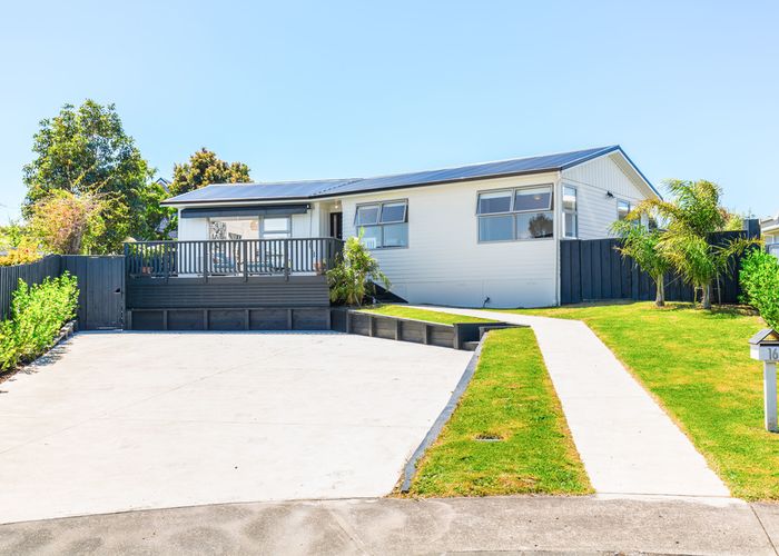  at 16 Gilpin Place, Beach Haven, Auckland