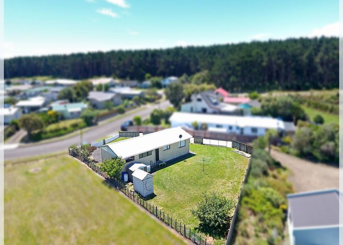  at 32 Hennessy Street, FOXTON BEACH, FOXTON
