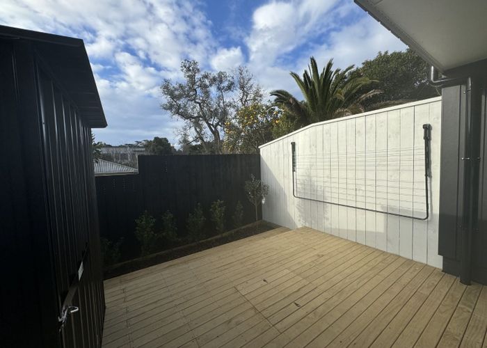  at 3/5  Preston Avenue, Henderson, Waitakere City, Auckland