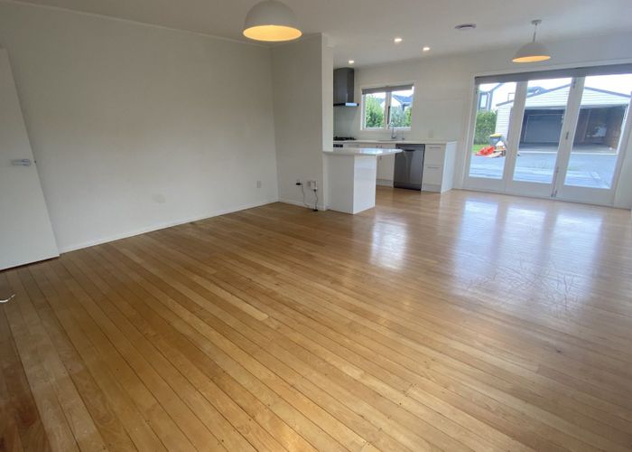  at 5 Brookfield Road, Te Atatu Peninsula, Waitakere City, Auckland