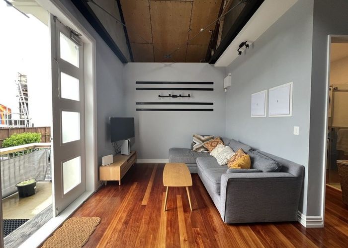  at 33d King Edward Parade, Devonport, North Shore City, Auckland