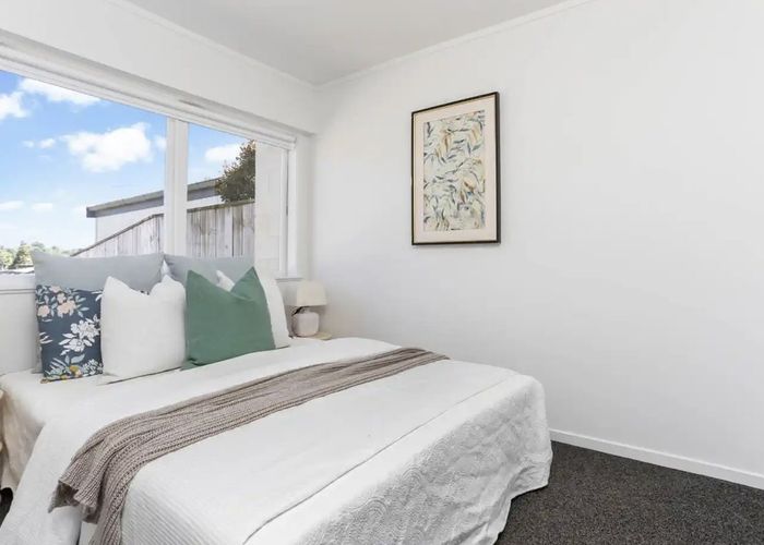  at 2/8 Paul place, Pakuranga, Manukau City, Auckland