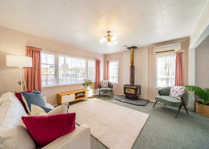  at 4 Heretaunga Square, Silverstream, Upper Hutt, Wellington