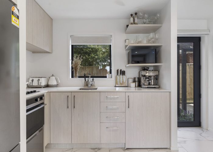  at 4/59 Neil Avenue, Te Atatu Peninsula, Auckland