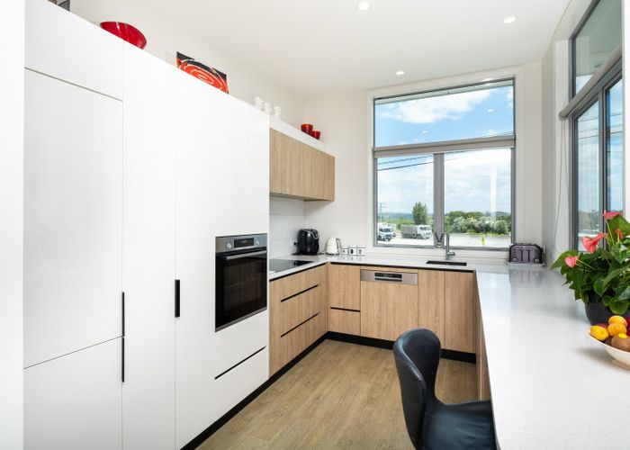  at 82B Meeanee Quay, Westshore, Napier