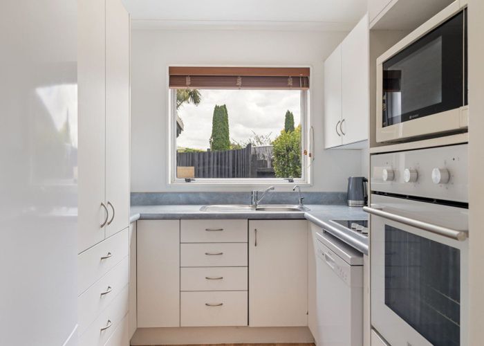  at 10 Humphries Place, Awapuni, Palmerston North, Manawatu / Whanganui