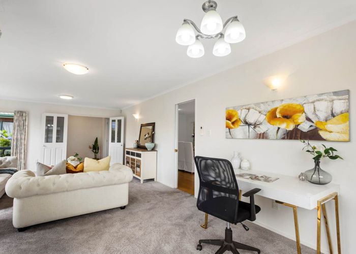  at 11 Rutgers Place, Albany, Auckland