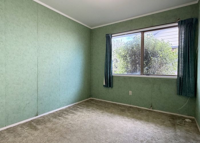  at 8 Jillteresa Crescent, Half Moon Bay, Manukau City, Auckland