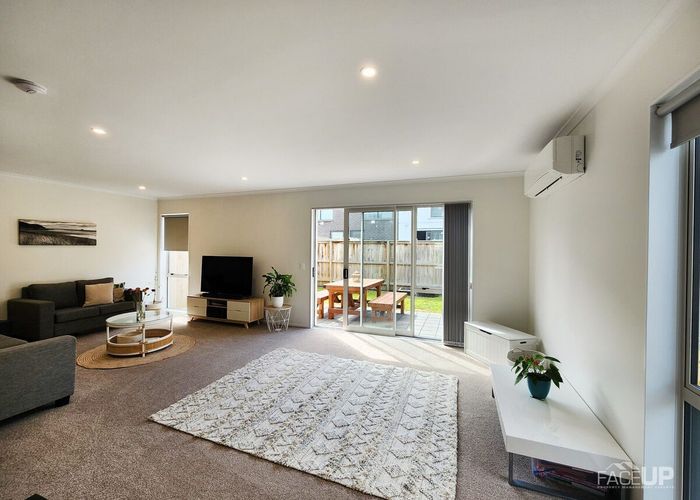  at 2 Waimoana Close, Massey, Waitakere City, Auckland