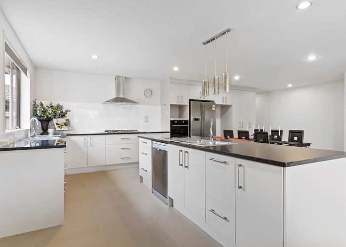  at 17 Hartford Terrace, Huntington, Hamilton