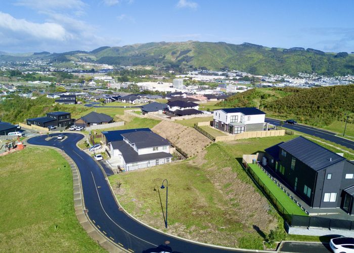  at 4 Te Arapito Close, Aotea, Porirua, Wellington