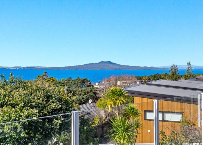  at 99 Aberdeen Road, Castor Bay, North Shore City, Auckland