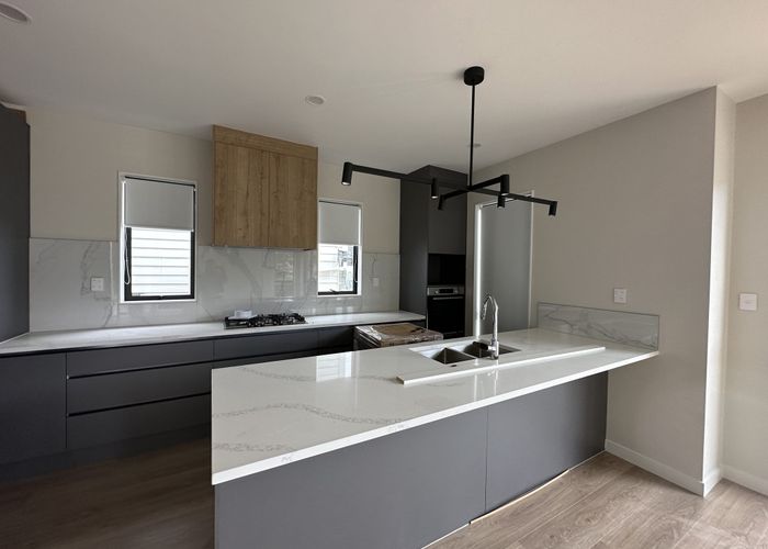  at 11 Meadowridge Drive, Flat Bush, Auckland