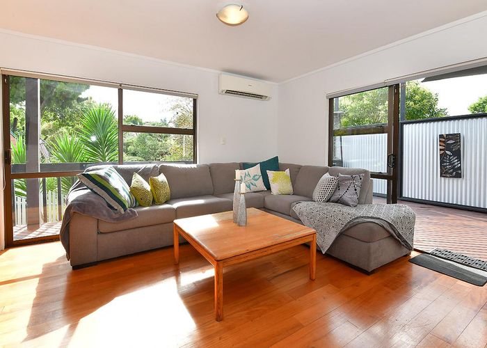  at 3/427 Don Buck Road, Massey, Auckland