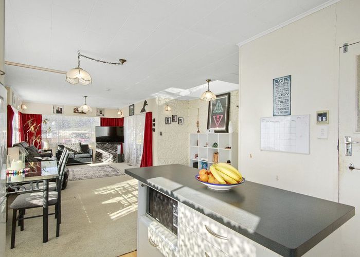  at 271 Wellington Road, Wainuiomata, Lower Hutt, Wellington