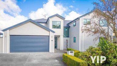  at 140 Woodman Drive, Tawa, Wellington