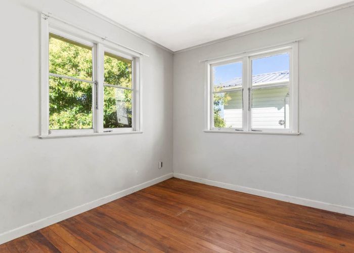  at 52 Beaumonts Way, Manurewa, Manukau City, Auckland