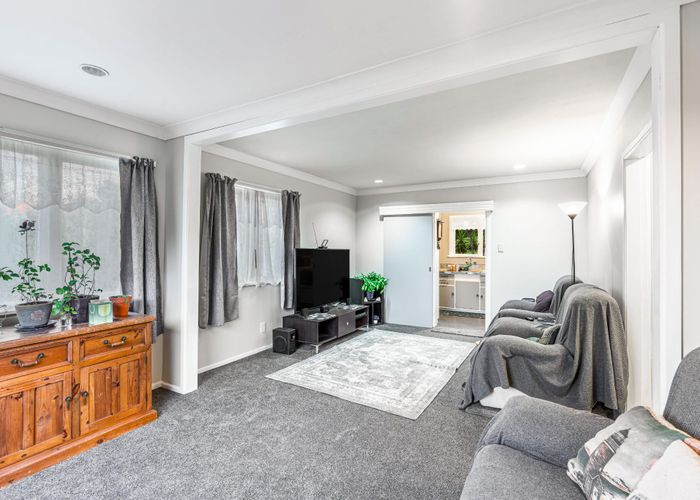  at 1/33 Lavelle Road, Henderson, Waitakere City, Auckland