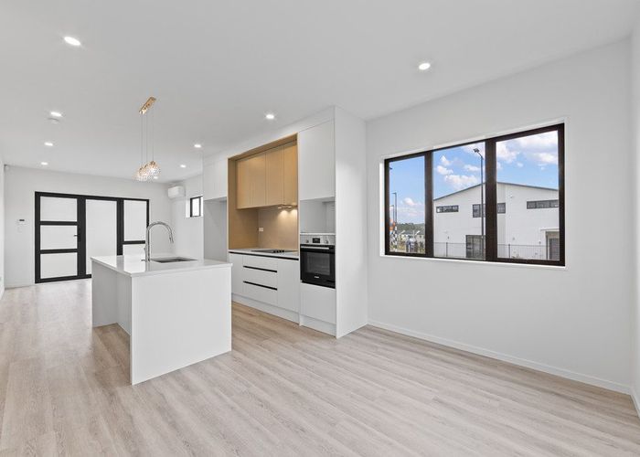  at 31 Whiteywood Street, Westgate, Waitakere City, Auckland