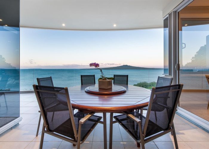  at 52 Seacliffe Avenue, Belmont, Auckland