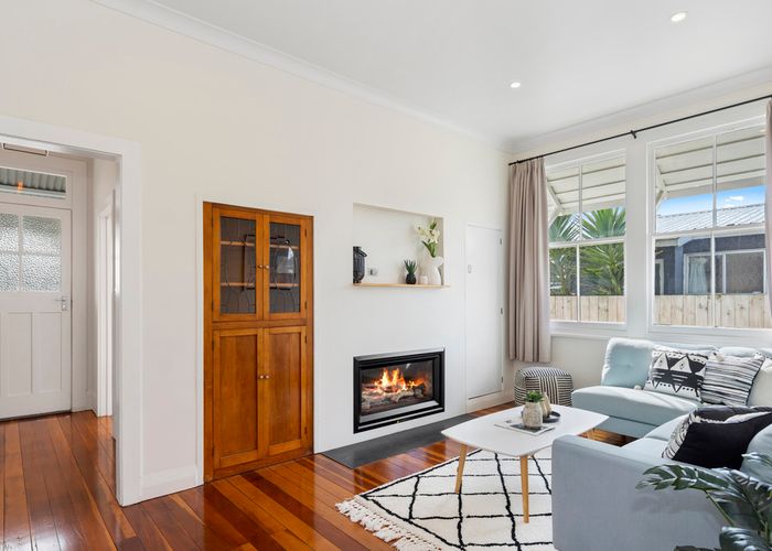  at 4A GLOUCESTER ROAD, Mount Maunganui, Tauranga