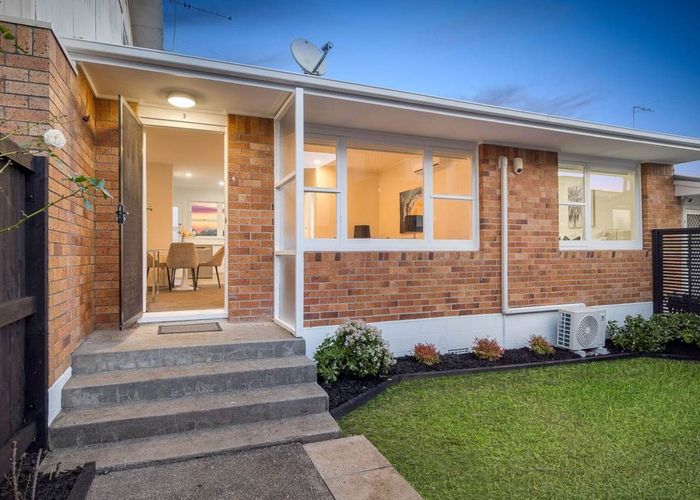 at 3/37 Michaels Avenue, Ellerslie, Auckland