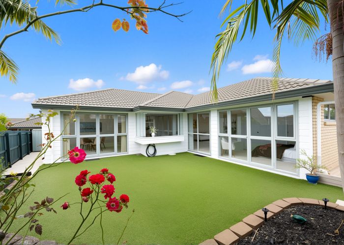  at 28 Heversham Place, Glendene, Waitakere City, Auckland