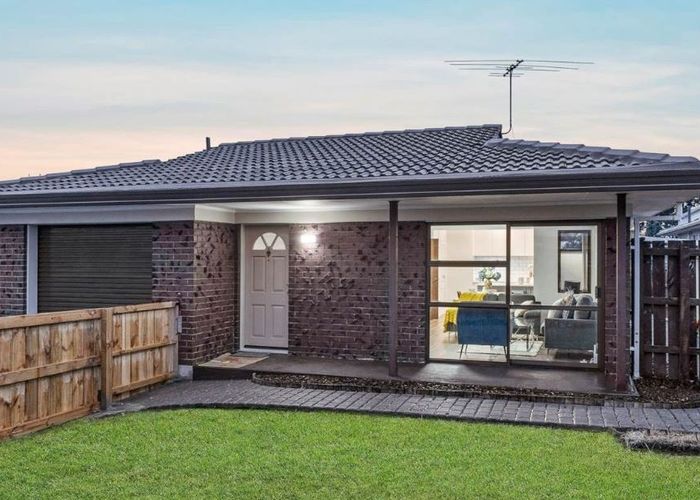  at 1/4188 Great North Road, Glendene, Auckland