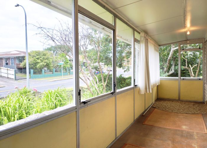  at 6 Garus Avenue, Mangere East, Manukau City, Auckland